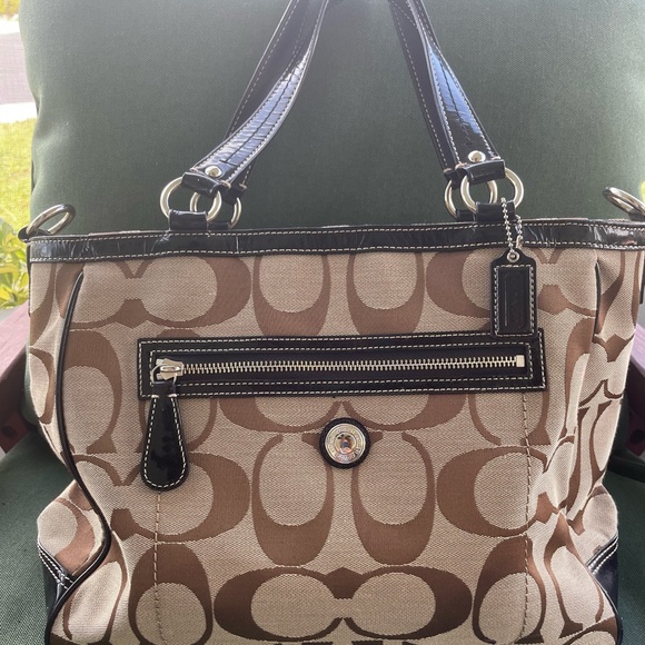 Coach Laura Signature Tote – Khakis/Black - Picture 11 of 15
